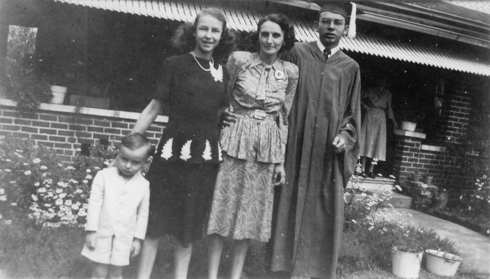 Jesse Jr, Nita, Juanita, Jack Hagemeyer 1947-fixed.jpg
