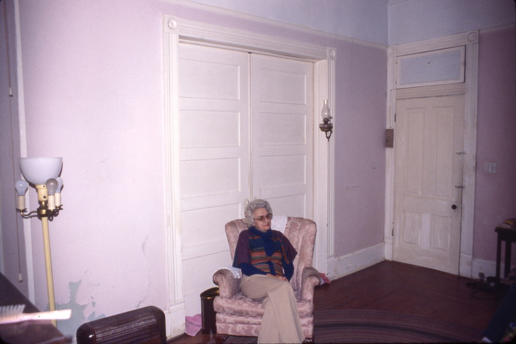 Royal Rd bedroom downstairs 1978 - Juanita
