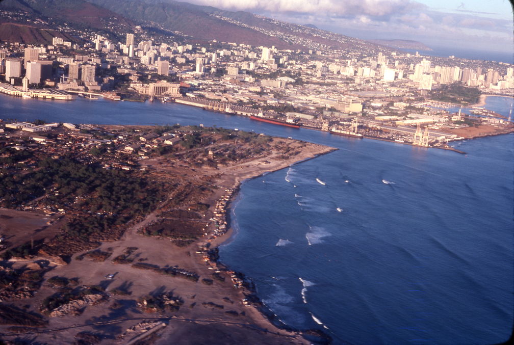 1977 Hawaii from the air (1)