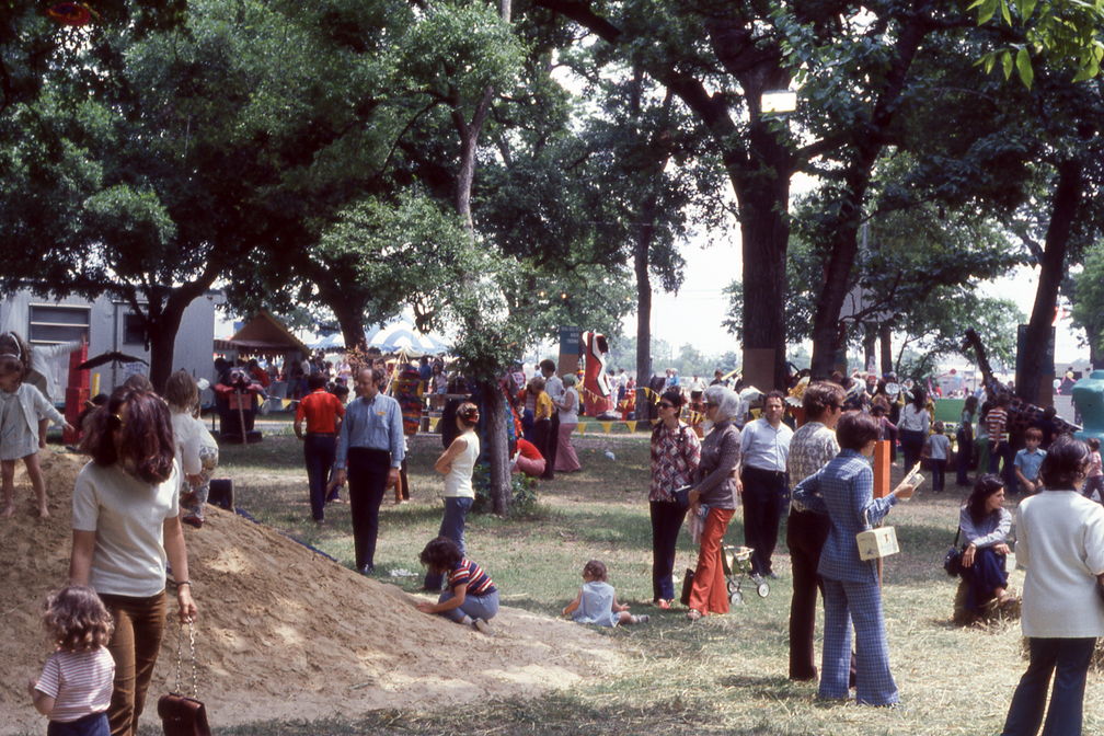 1973 Mayfest - crowd
