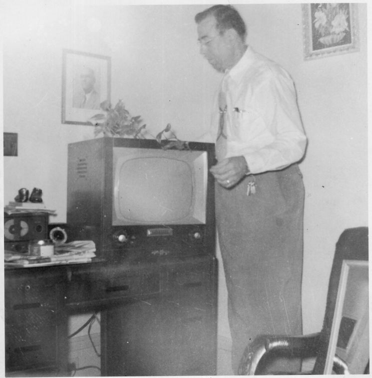 1953 Jesse Sr with a TV.jpg