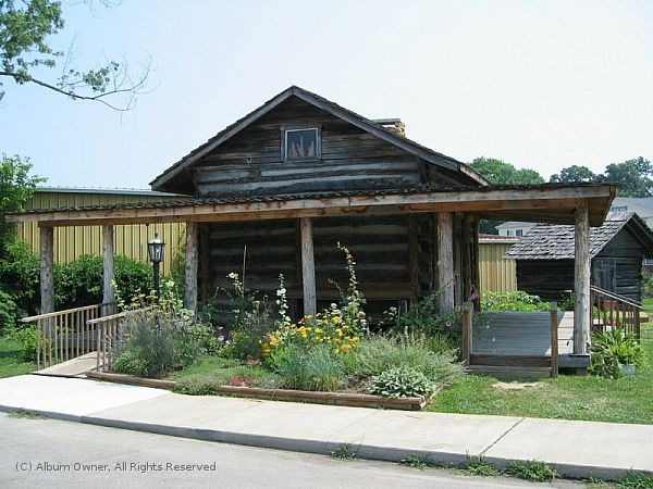 Old log house in Berea, KY